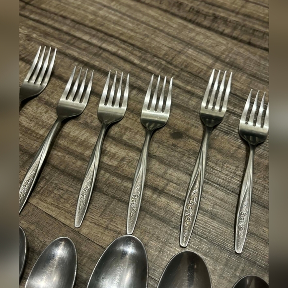 Floral Handle Silverware Utensil Set - Picture 2 of 6